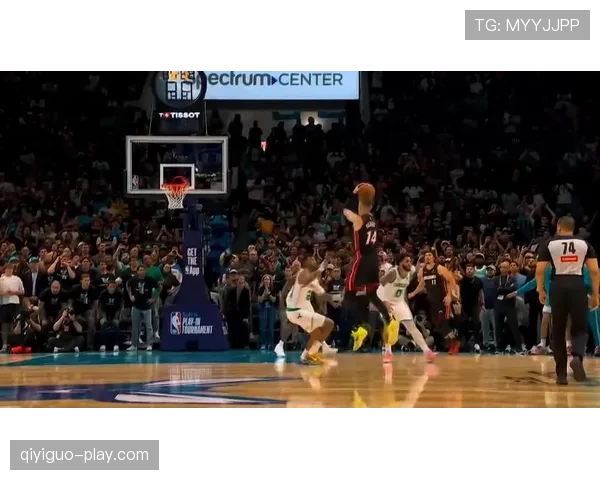 希罗无球跑动拉开空间，高效输出改变热火进攻结构