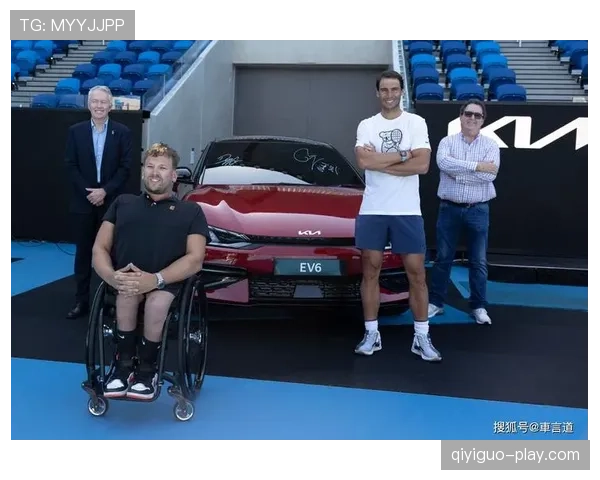 纳达尔训练间隙突然现超豪车队出场，感觉他生活比比赛还刺激？