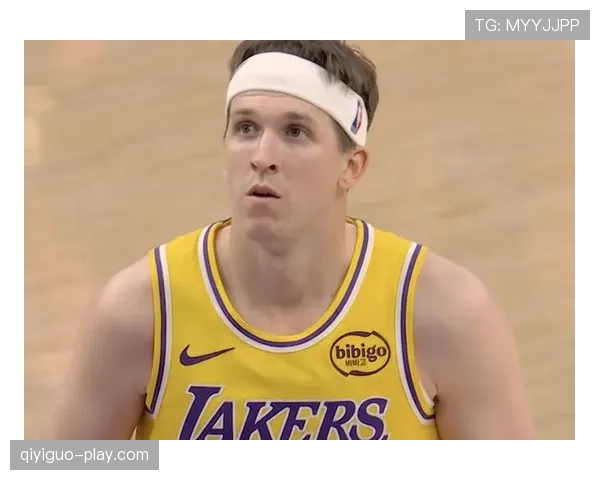 奥斯汀·里夫斯突破制造空位投篮 提升湖人关键时刻得分效率