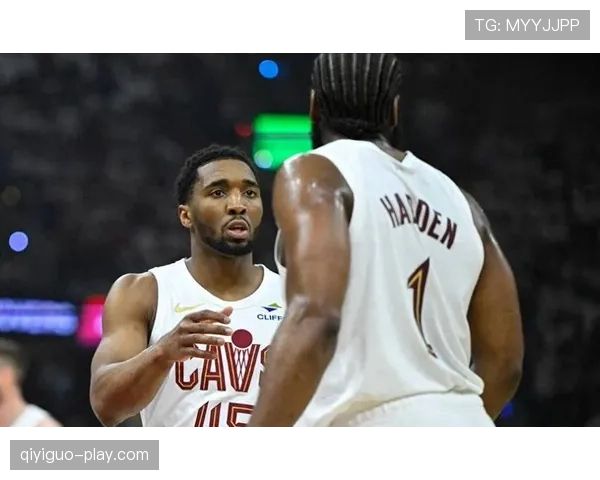 图解FIBA与NBA回场规则差异，明确判定标准与案例对比